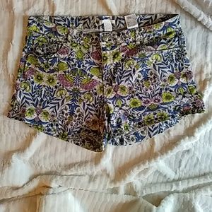 {H&M} Floral Printed Shorts